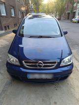 Opel zafira sportmodel 2,2 7er - Opel Zafira aus 2004 mit Diesel-Antrieb