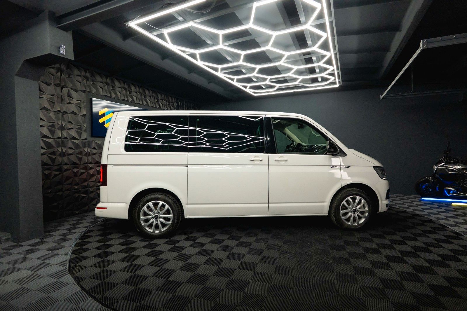 Fahrzeugabbildung Volkswagen T6 Multivan Edition 30 4Motion Sport *LED*Kamera
