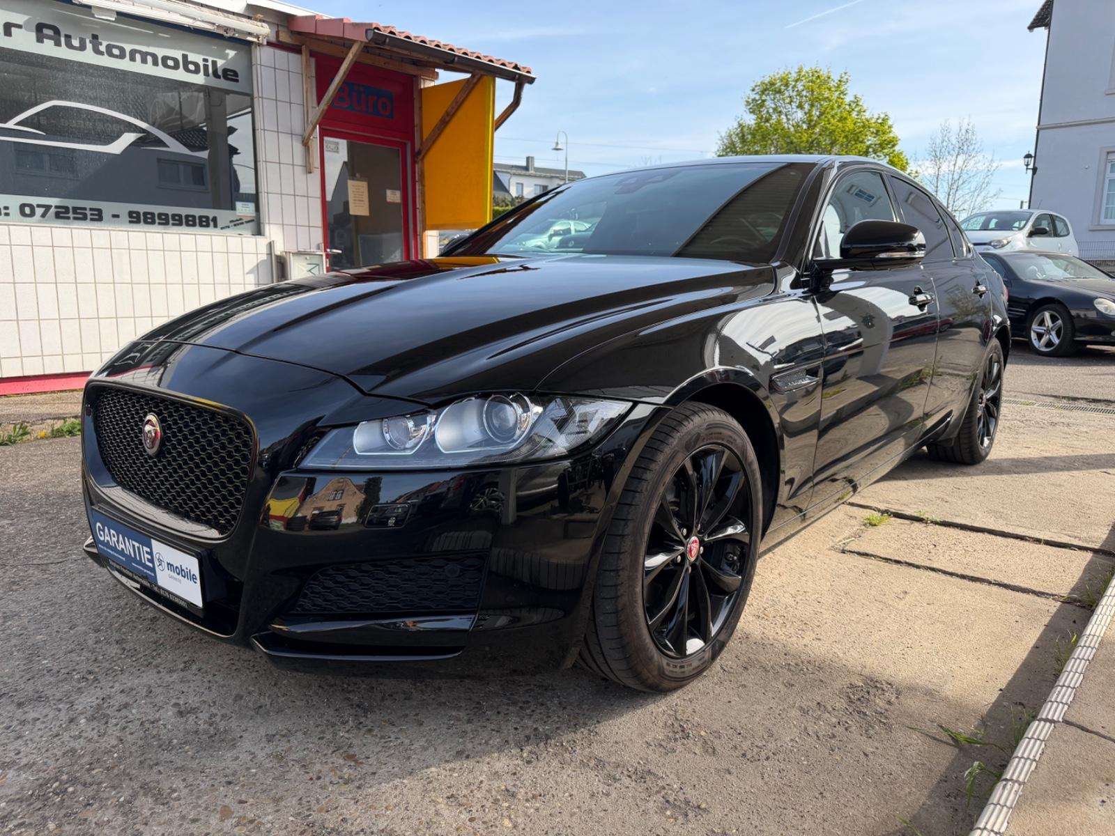 Jaguar XF Prestige AWD*NAV*LEDER*Spur+Totwinkel*Keyless