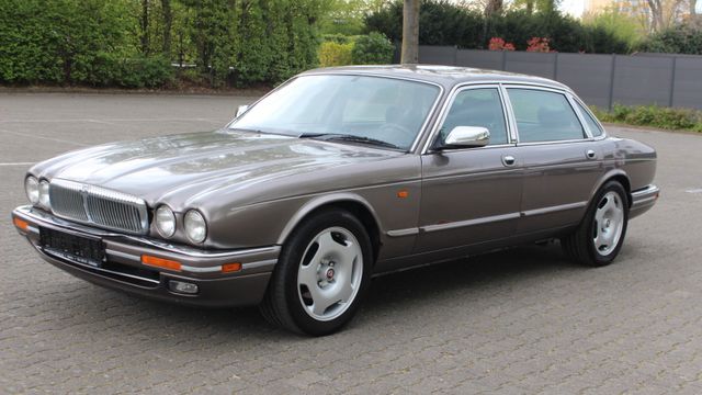 Jaguar Daimler 4.0 Six Auto Lang*GAS/BENZIN*LEDER*EURO2