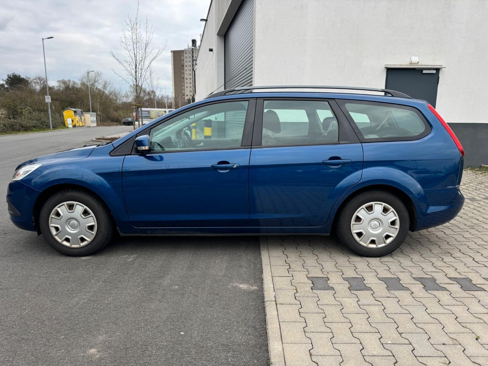Ford Focus 2010 — photo 9