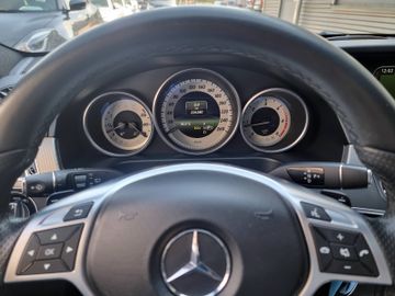 Mercedes E 220 - 11