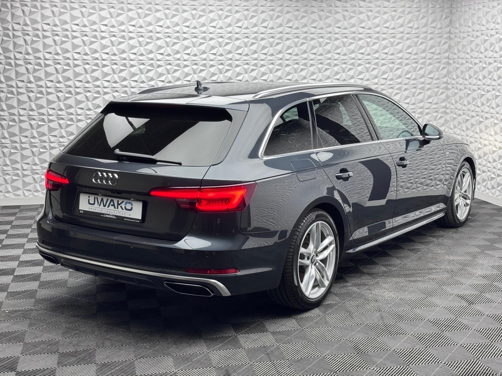 Fahrzeugabbildung Audi 40 TDI S-LINE MATRIX/ACC/KEYL/PANO/VIRTUAL/R-CAM