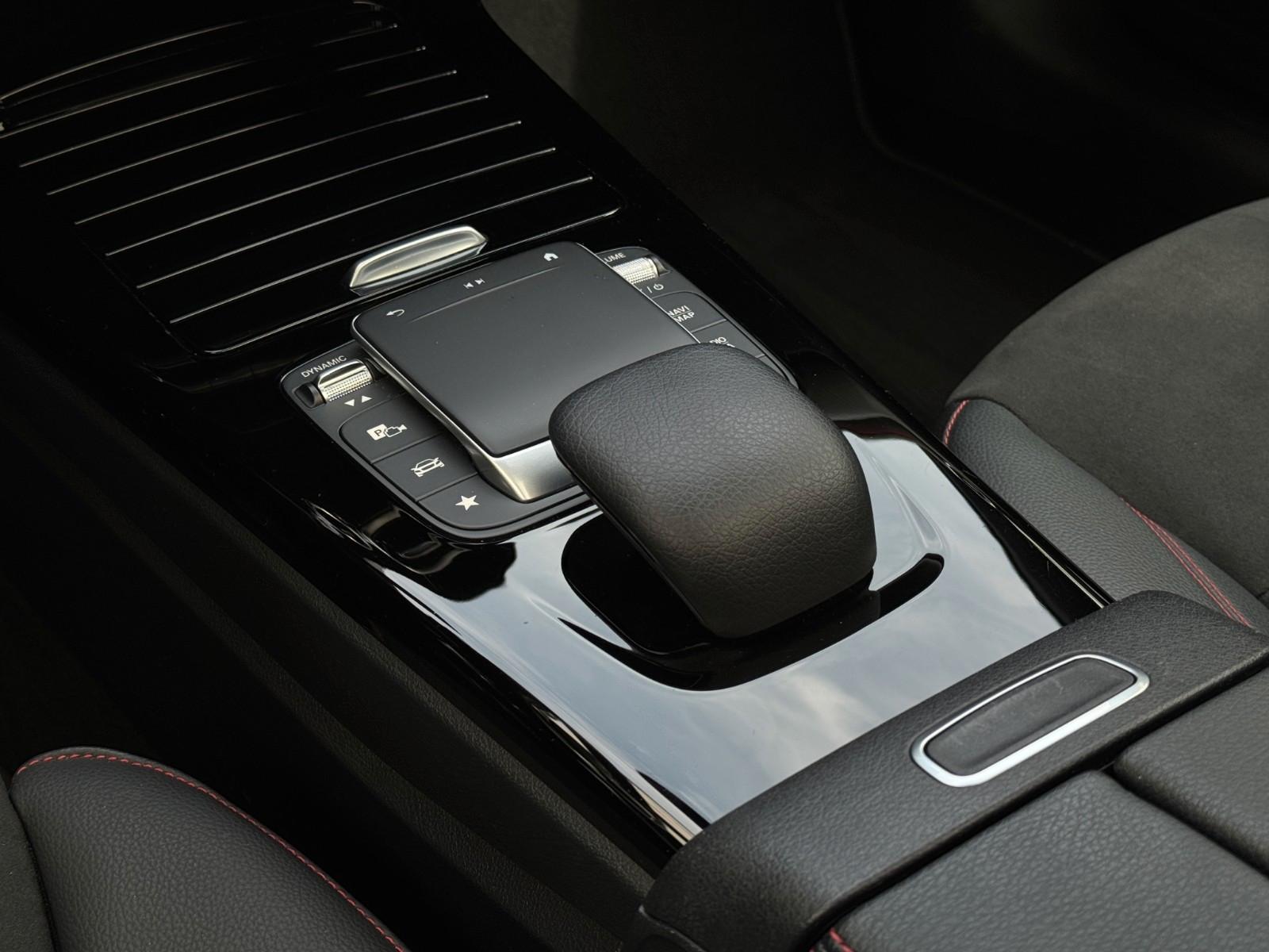 Mercedes-Benz A 250 e 8G-DCT AMG Line Night|LED|Panorama|Leder