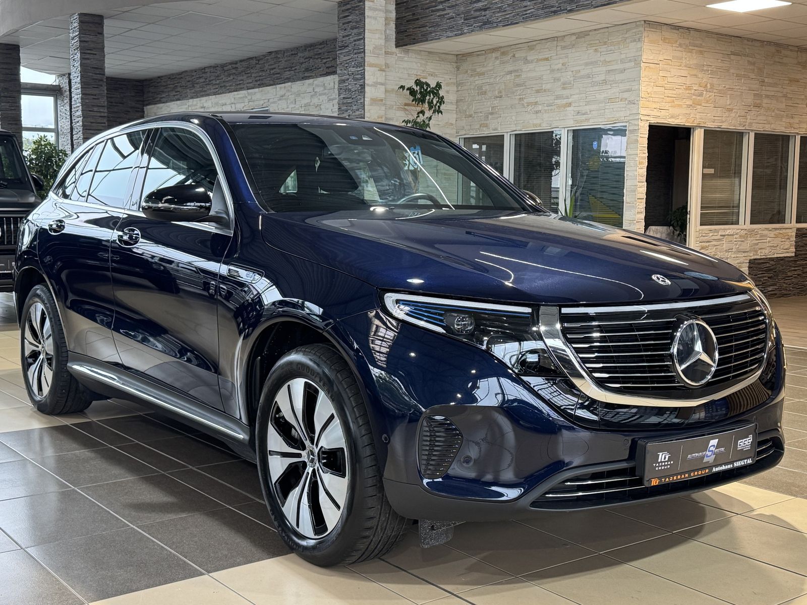 Mercedes-Benz EQC 400 4Matic R.Cam Navi Spurassist. LED SHZ 