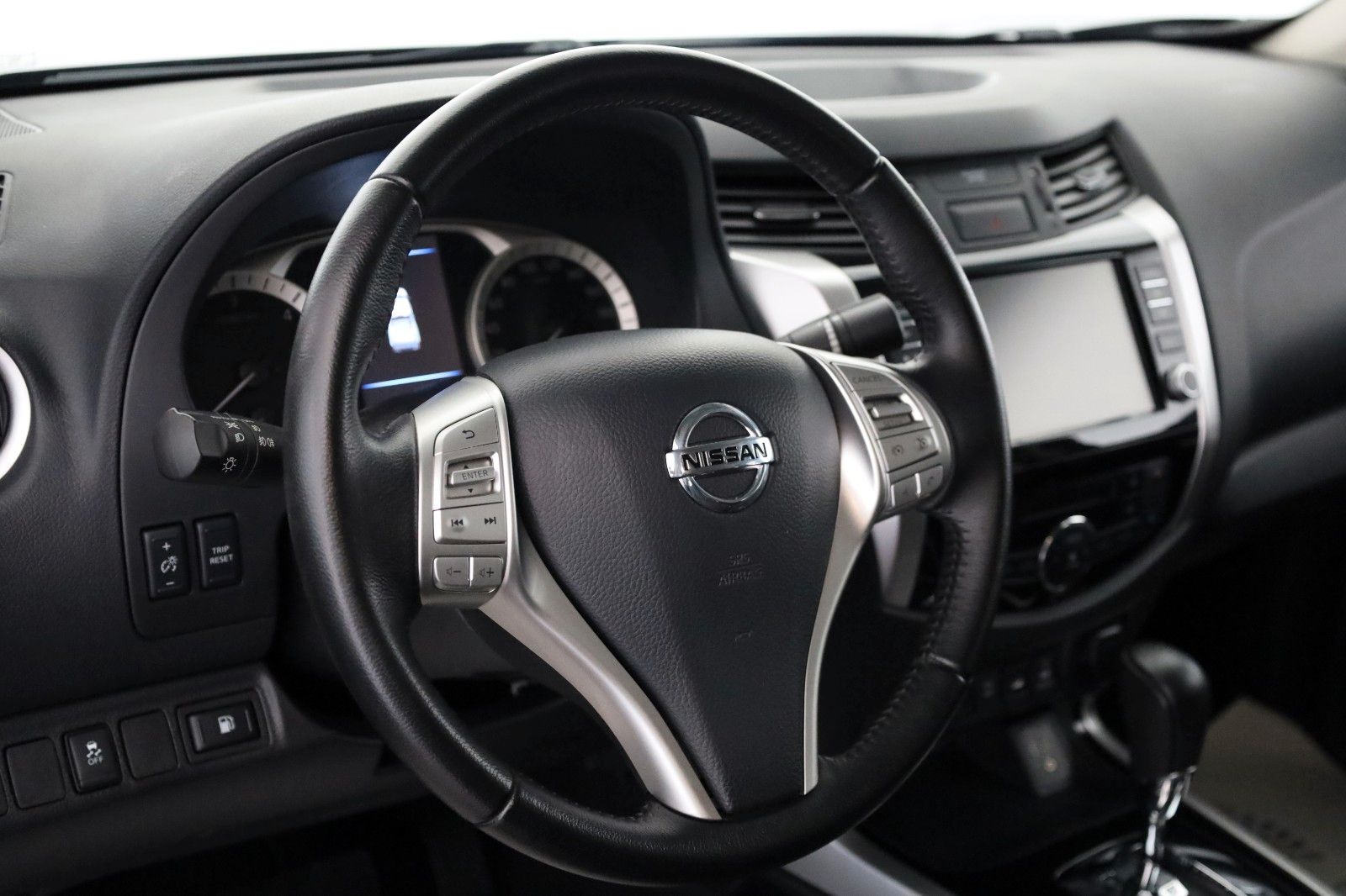 Fahrzeugabbildung Nissan Navara NP300 N-Guard,4x4,Leder,Navi,Hard Top,AHK