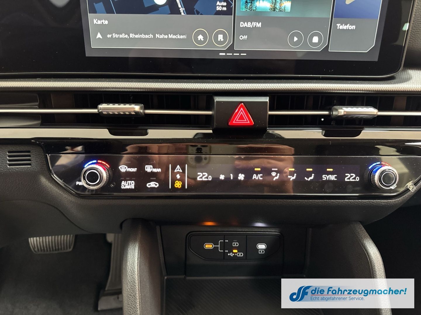 Fahrzeugabbildung Kia Sportage 1.6 T-GDI AWD 7DCT 2-Zonen-Klimaautomat