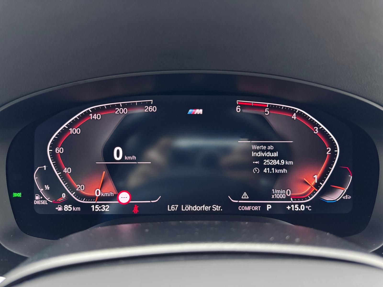 Fahrzeugabbildung BMW 520d M-PAKET/ACC/PANO/HUD/DA+/KEYL/LED/R-CAM/DAB