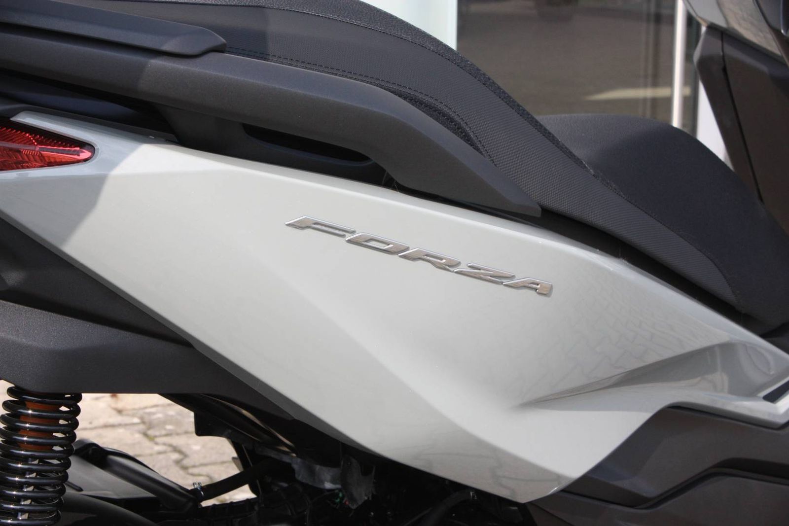Fahrzeugabbildung Honda Forza 125 mit Smart Top Case