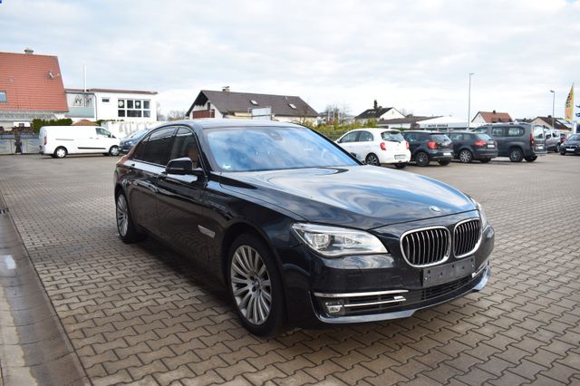 BMW 750Ld xDrive Lang Glasdach Softclose HUD