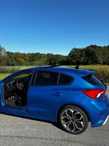 Ford Focus 1,5 EcoBoost 134kW ST-Line, B&O, Pano. - Ford Focus von privat