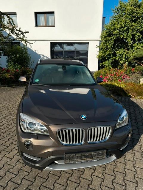 BMW X1 xDrive 20 i x line AHK PDC Xenon ...