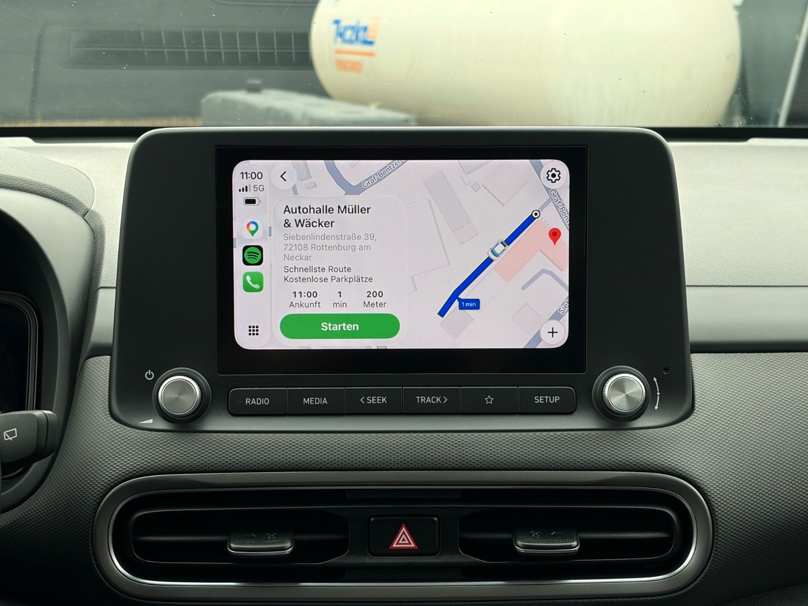 Fahrzeugabbildung Hyundai KONA E Select LHZ SHZ ACC PDC LKA CarPlay CAM