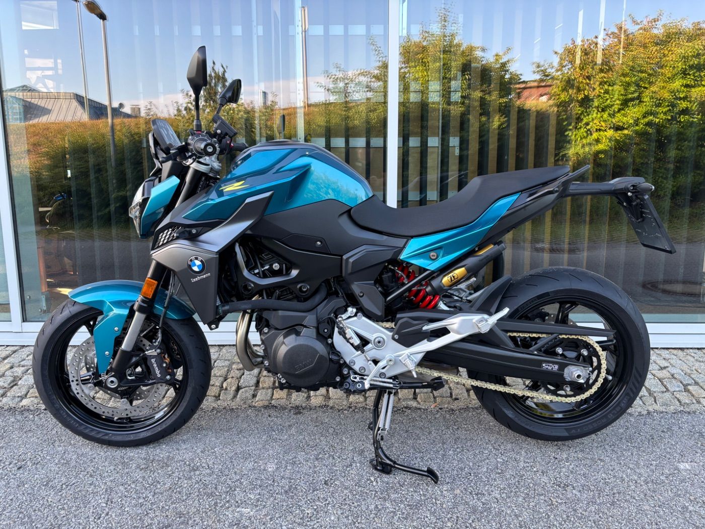 Fahrzeugabbildung BMW F 900 R 2 Pakete