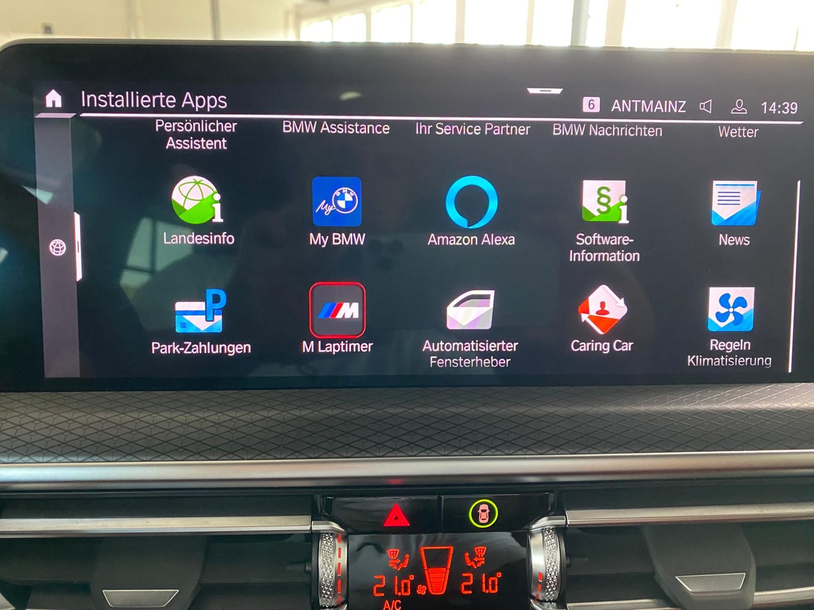 Fahrzeugabbildung BMW X3 M Competition/Leder Rot/Laser/Pano/HUD/H&K/