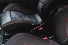 Fahrzeugabbildung Fiat Abarth 695 Tributo Ferrari *LIMITED / CARBON*
