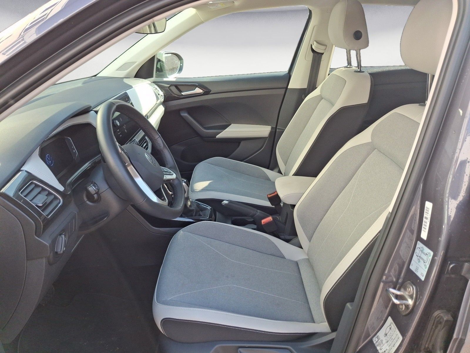 Volkswagen T-Cross - Bild 8