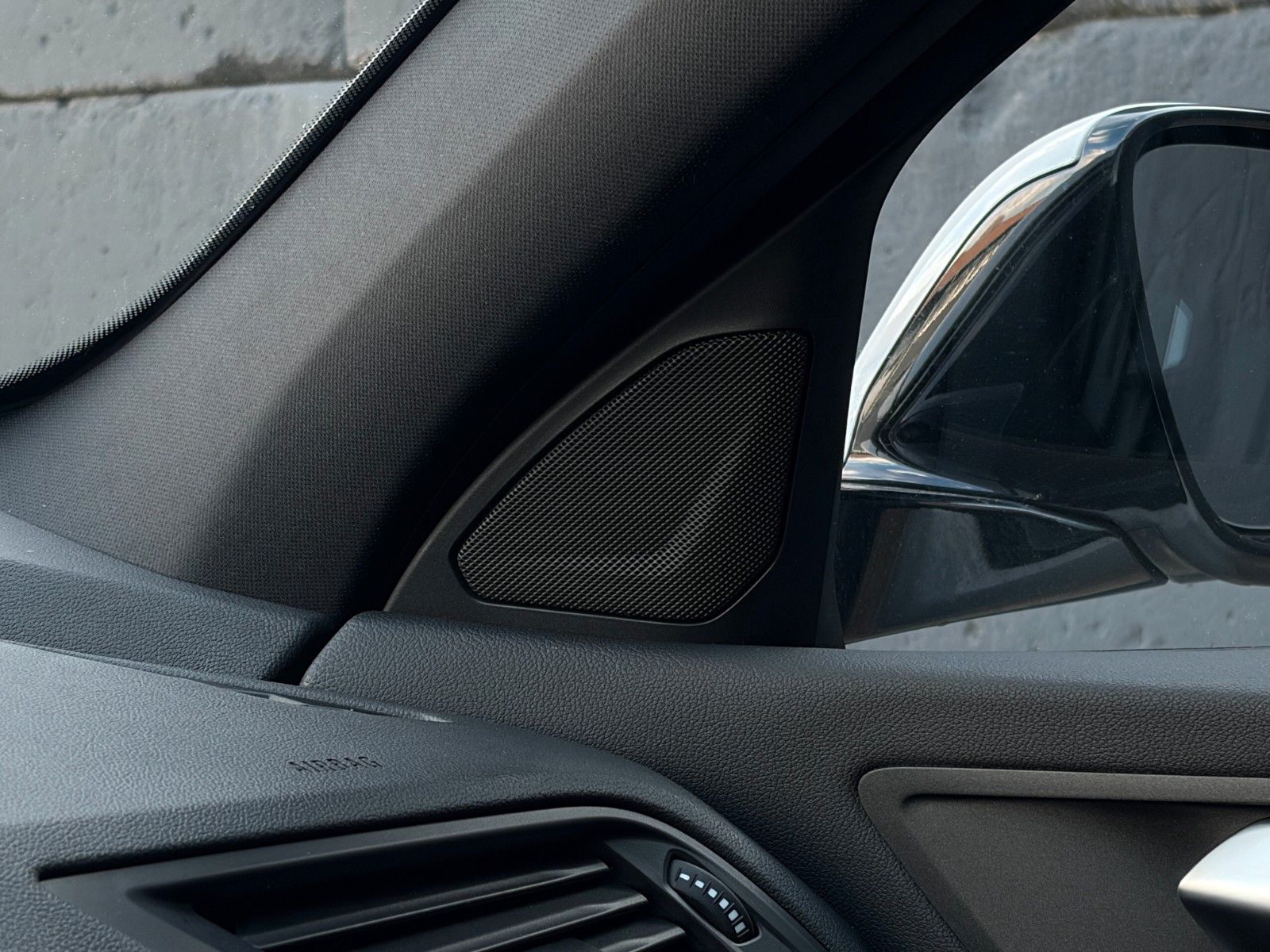 Fahrzeugabbildung BMW 118i M Sport SHZ HiFi Adap. LED PDC TEMP CarPlay