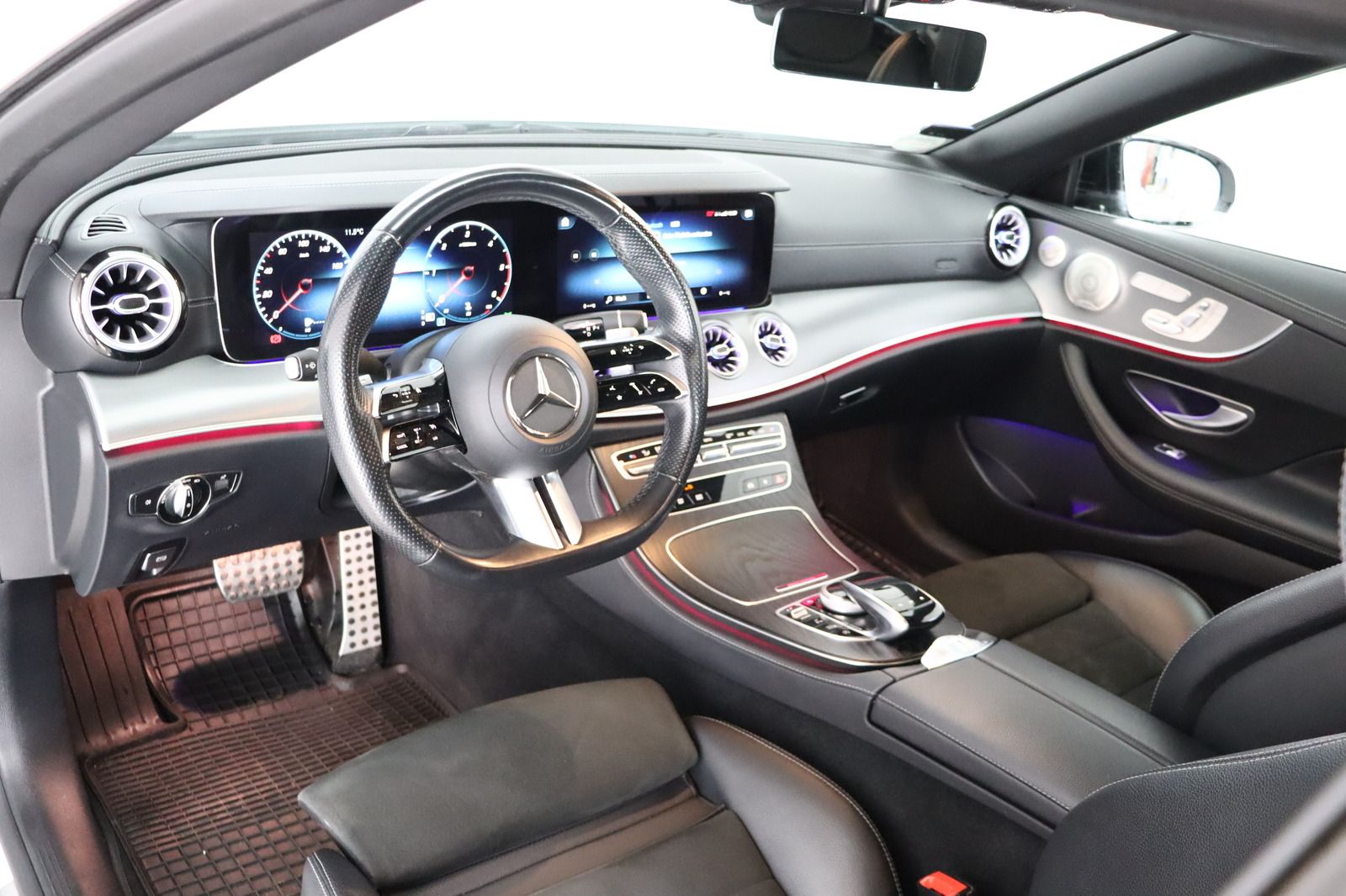 Fahrzeugabbildung Mercedes-Benz E 220 d Night Edition * Airscarf * LED *