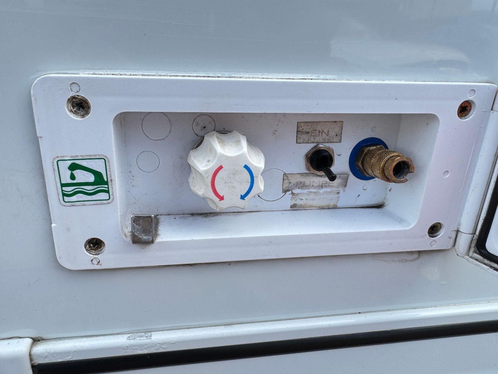 Fahrzeugabbildung Hobby PREMIUM DRIVE T 70 GE MAXI ALDE SOLAR LITHIUM