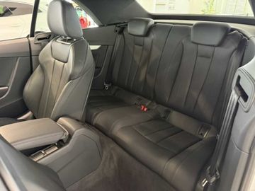 Fotografie des Audi A5 Cabriolet 2,0l TFSI S-tronic EU-Import 40 TFS