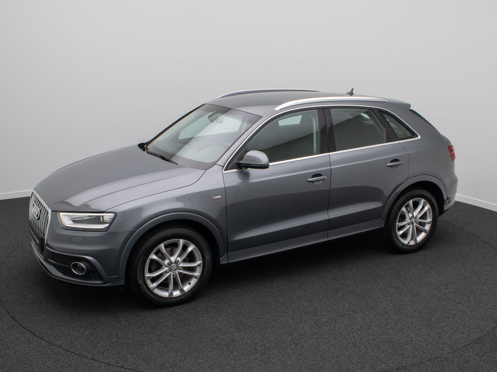 Fahrzeugabbildung Audi Q3 1.4 S Line Tempomat PDC BiXenon Sportsitz 18"