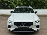 Volvo S60 T8 Plug-In AWD R Design *Pano*Head-Up**VOLL* - Volvo S60 aus 2021