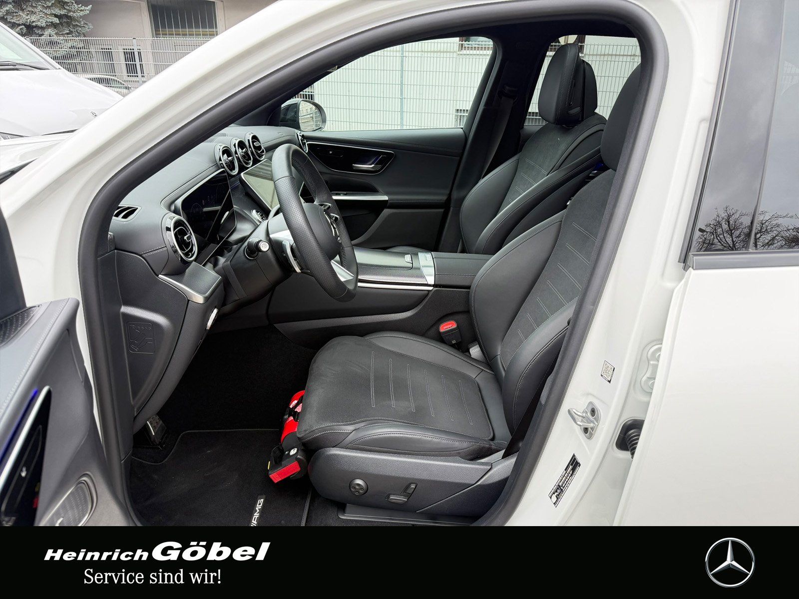 Fahrzeugabbildung Mercedes-Benz GLC 220 d 4M AMG*AHK*PANO*DISTRONIC*360°KAMERA