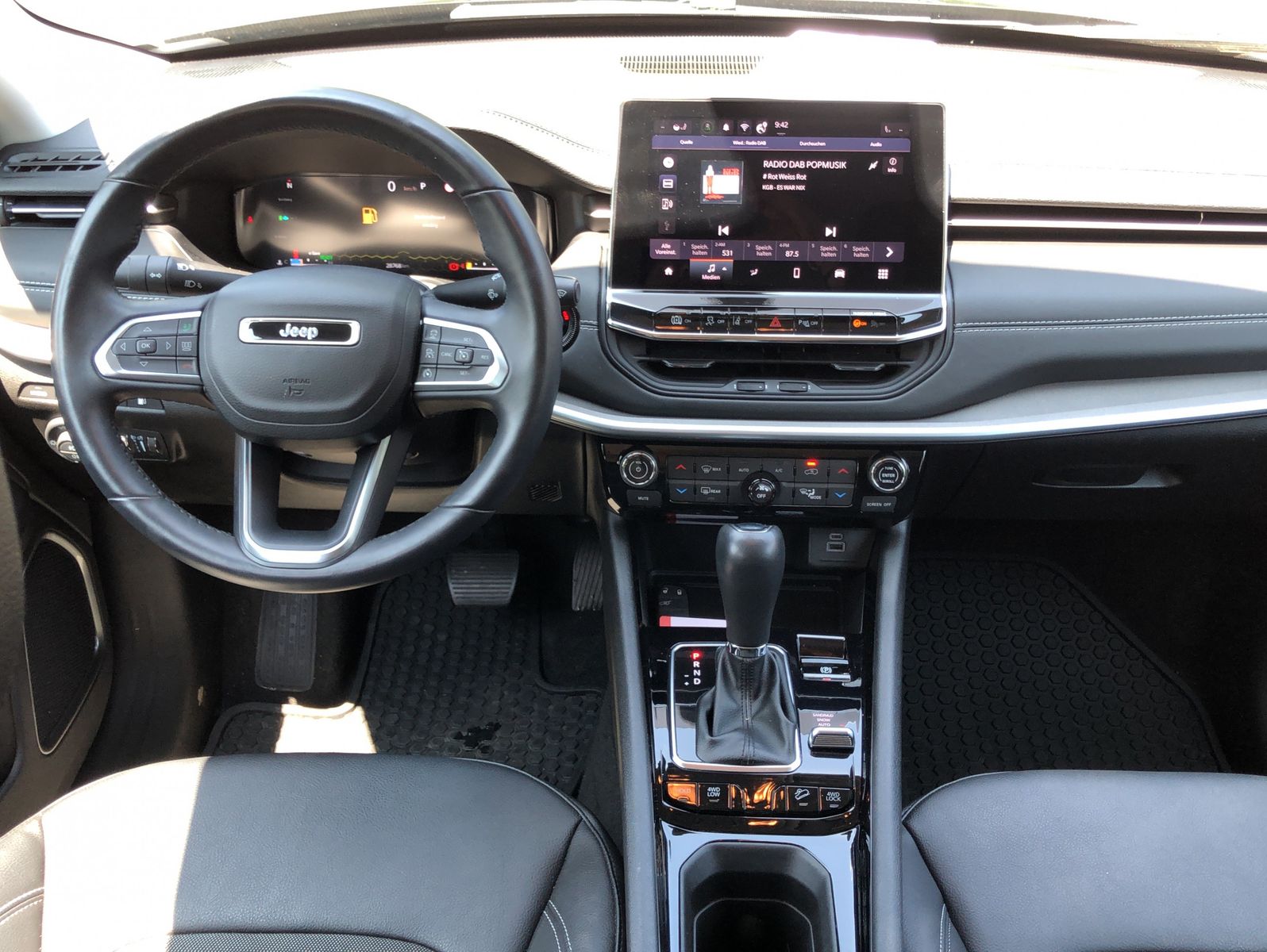 Fahrzeugabbildung Jeep Compass 1.3 T4 Plug-In Hybrid Limited 4xe 140kW