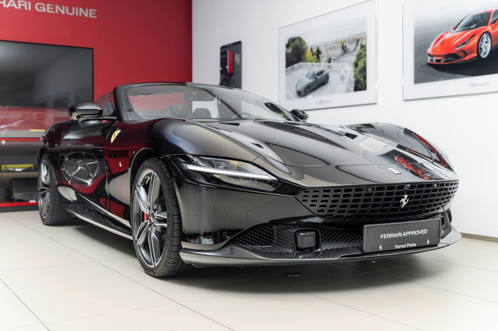 FERRARI Roma