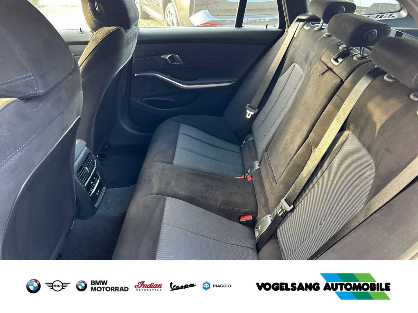 Fahrzeugabbildung BMW 318 iTouring,M Sport,HIFI,SurroundView,DrivingAs