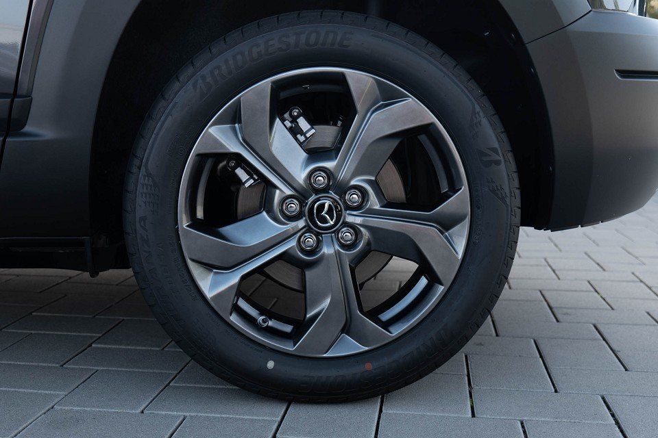 Fahrzeugabbildung Mazda MX-30 35,5kWh 145PS ADVANTAGE EV