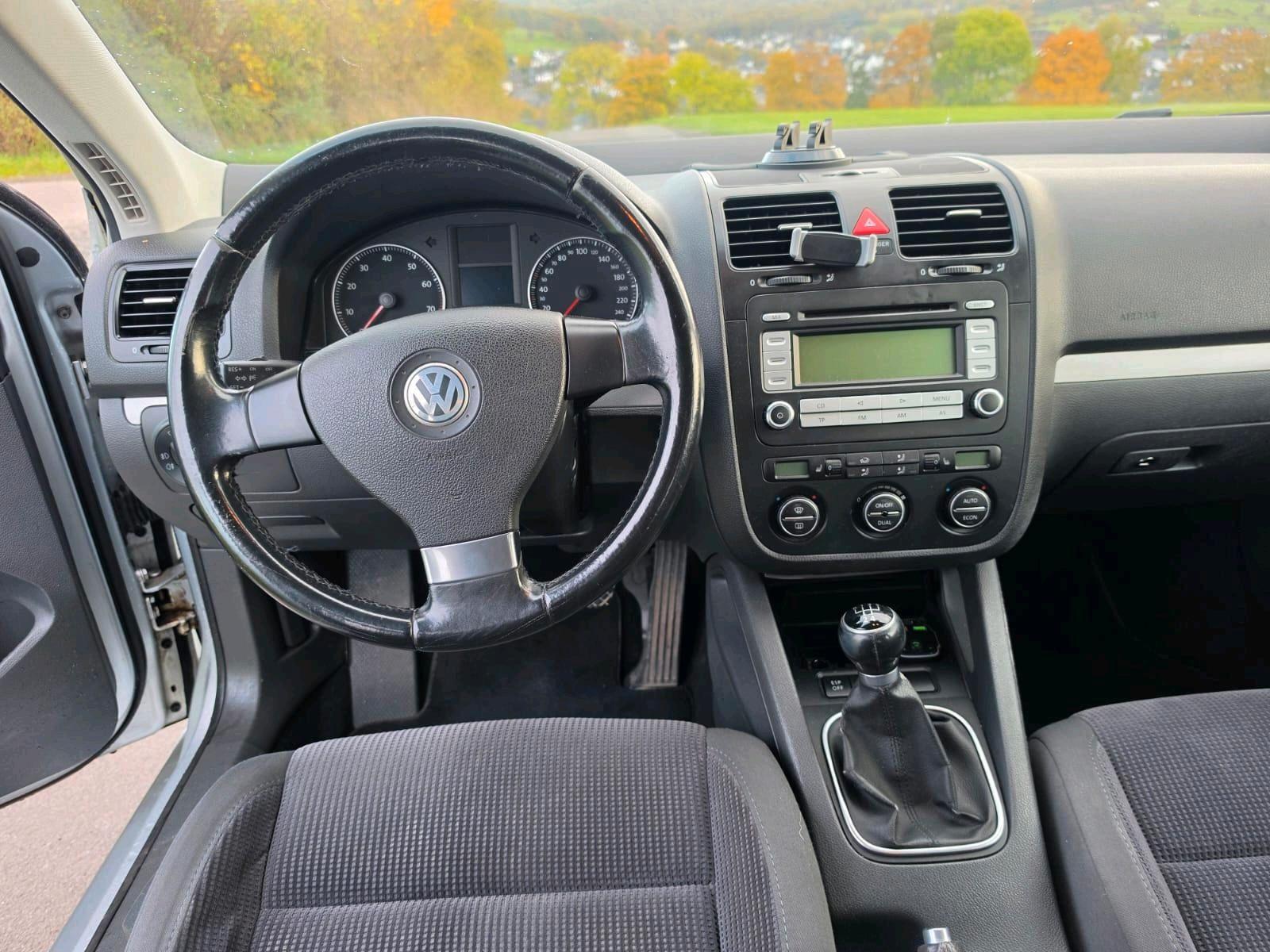 Volkswagen Golf 2007 — engine 101 HP (74kW)