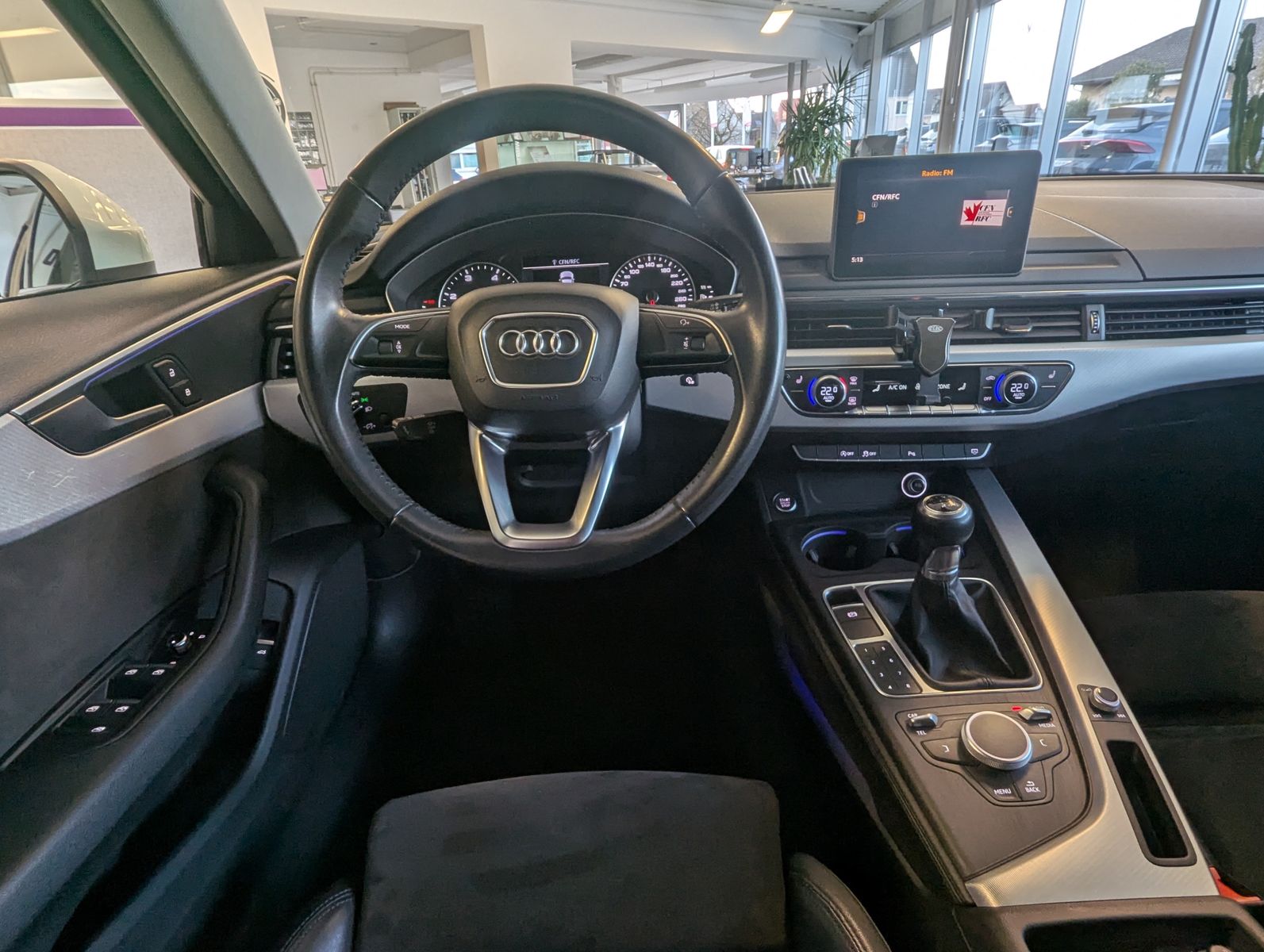 AUDI A4 2.0 TDI design ultra Sport-Fahrwerk Alcantara - Image 18