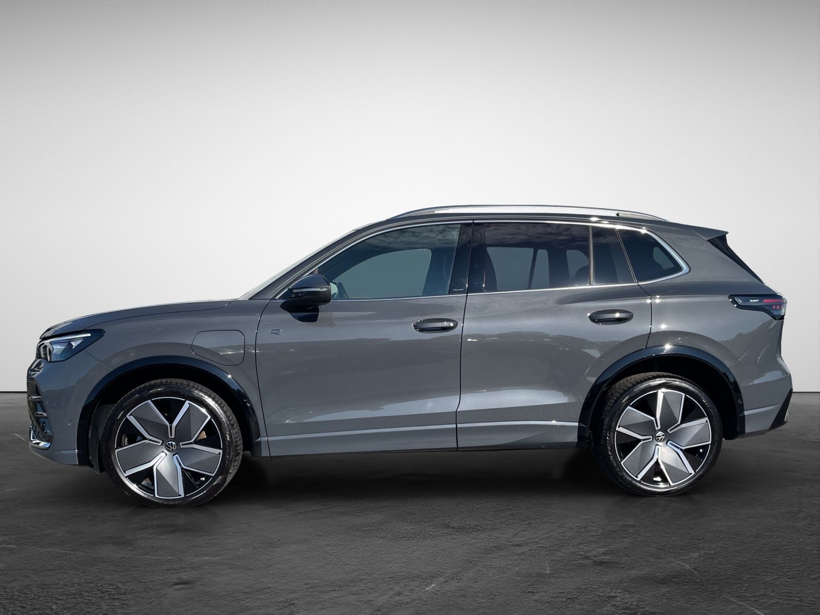 Volkswagen Tiguan 1.5 TSI DSG eHybrid R-Line  HeadUp AHK Na imagem 3