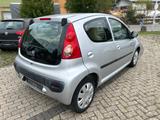 Peugeot 107 Filou - Peugeot 107 mit Benzin-Antrieb: Kleinwagen, Automatik