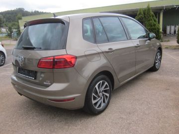Volkswagen Golf - 6