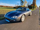 Jaguar XK8 Cabriolet - - blaue Jaguar XK8