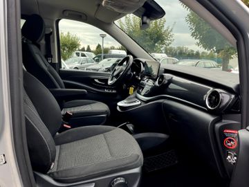 Mercedes V 220 - 11