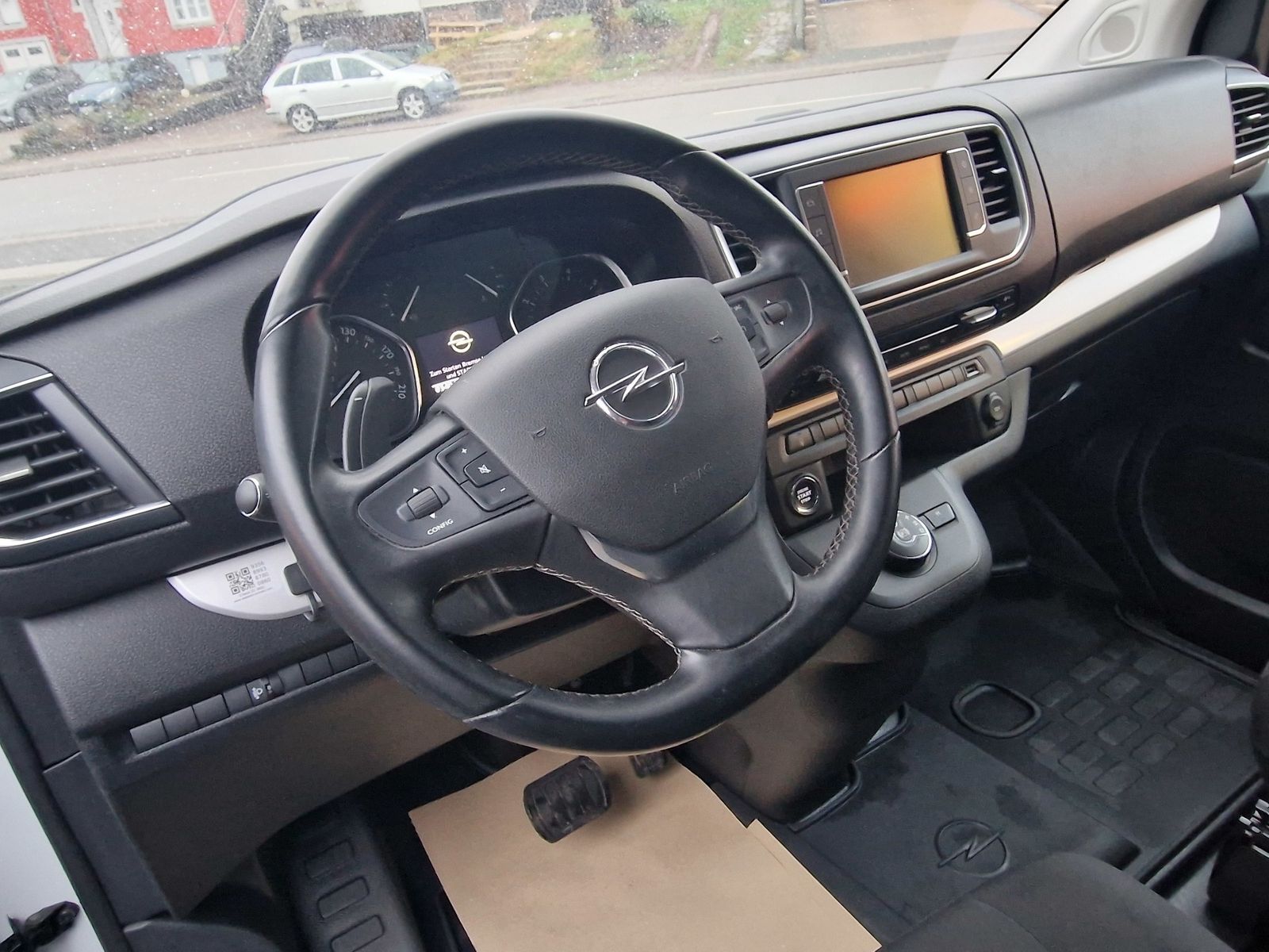 Fahrzeugabbildung Opel Vivaro Kasten Edition M Doppelkabine