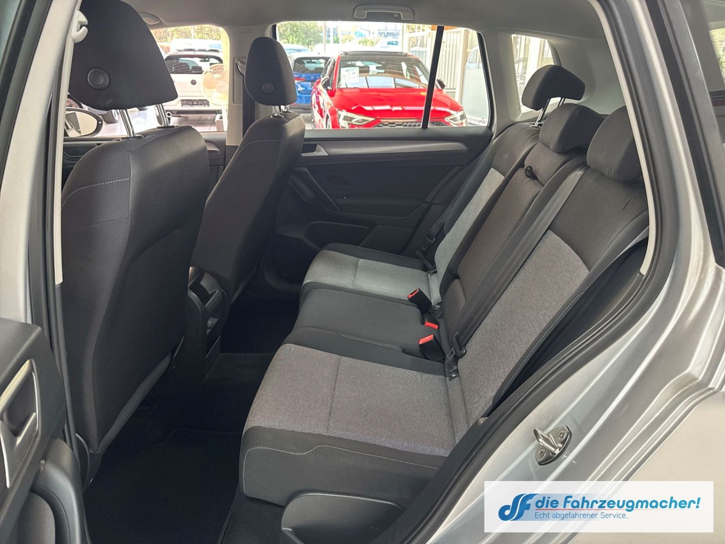 Fahrzeugabbildung Volkswagen Golf Sportsvan VII Trendline BMT Start-Stopp Spe