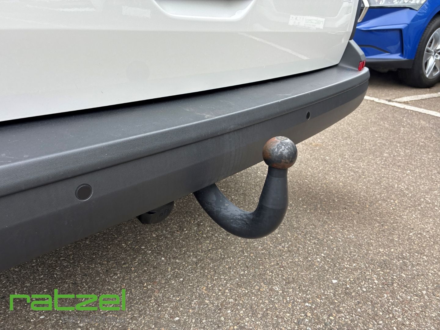 Fahrzeugabbildung Volkswagen T6.1 Kombi 2.0 TDI 9-Sitzer KR AHK Navi DAB Appl