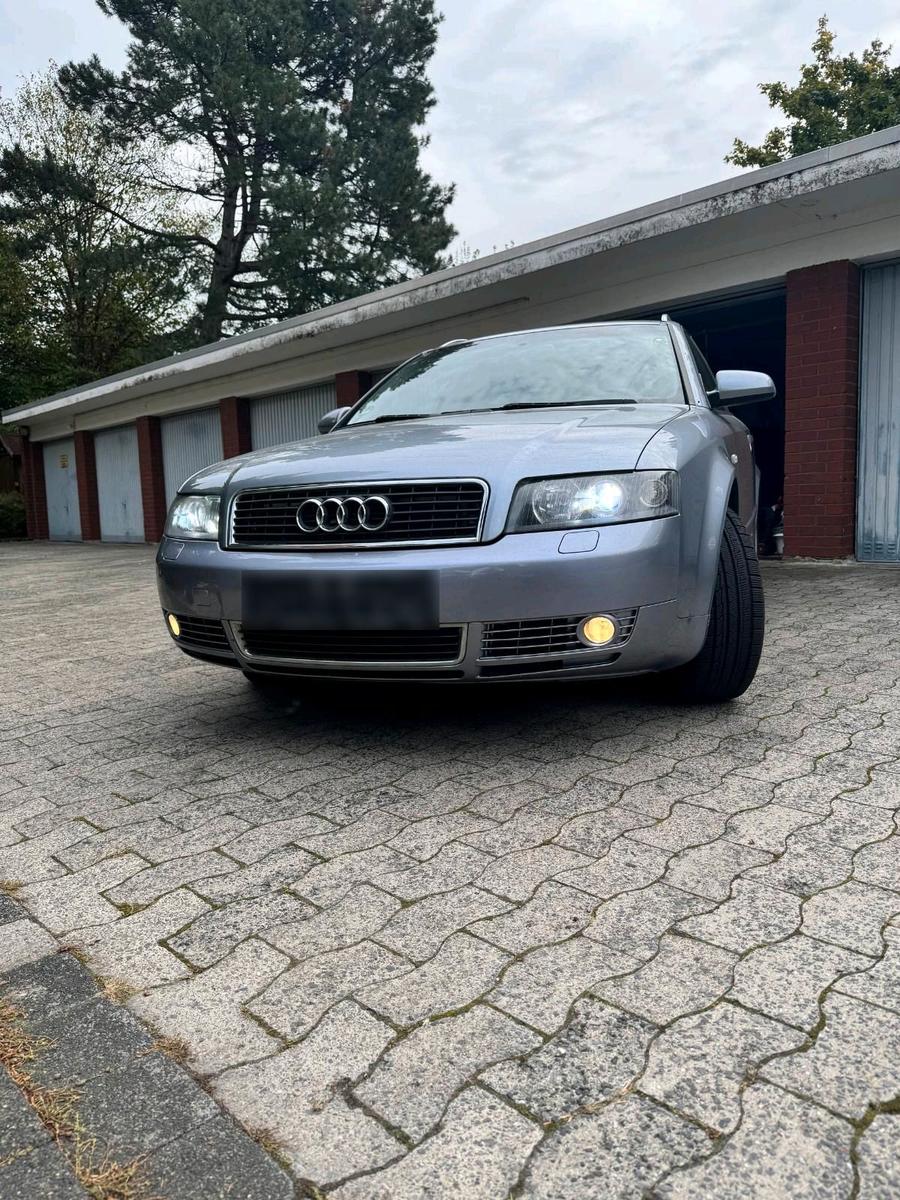 Audi A4 2004 — photo 9