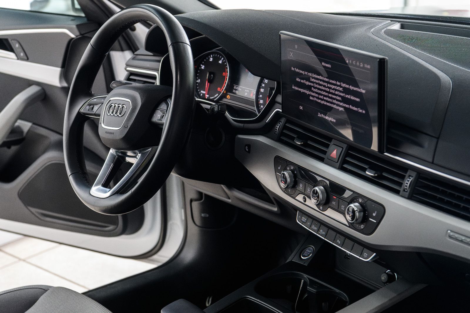 Fahrzeugabbildung Audi A4 Avant 40 TDI quattro advanced +AHK+Matrix LED