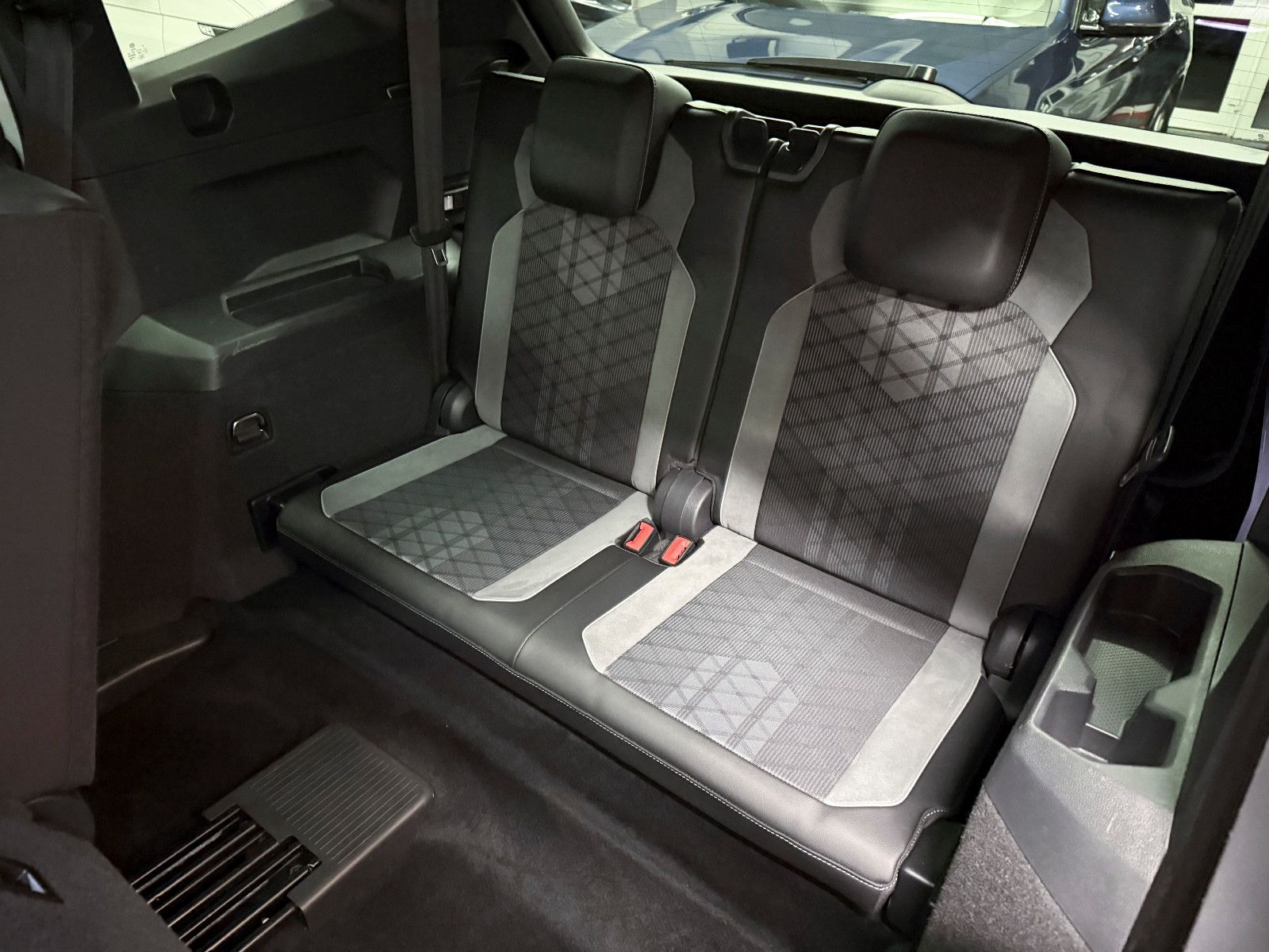 Volkswagen Tiguan Allspace 2.0 TSI DSG 4Motion R-Line DCC foto 18
