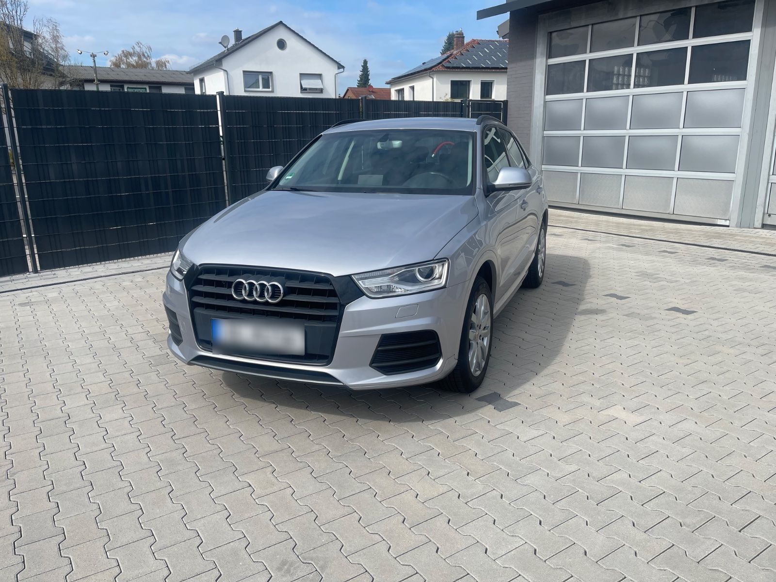 AUDI Audi Q3 Klima Navi AHK usw. 