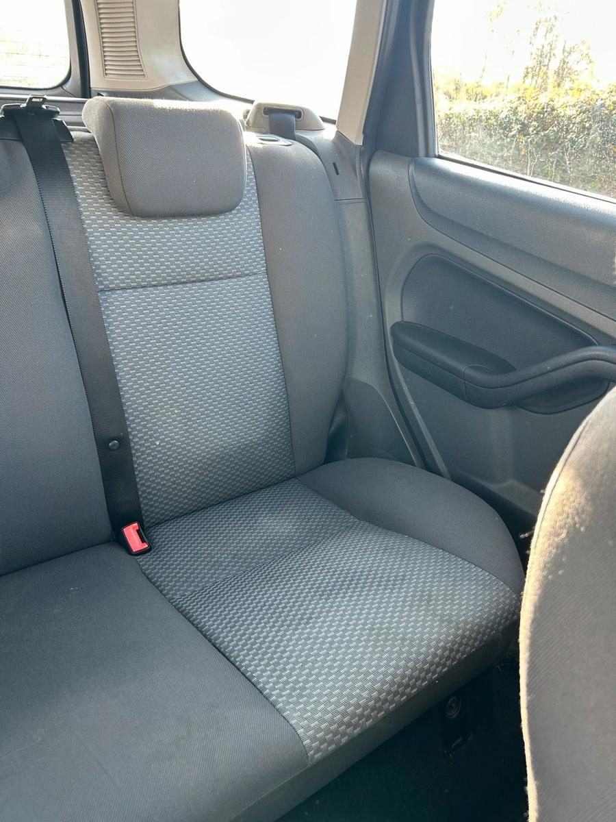 Ford Focus 2007 — photo 8