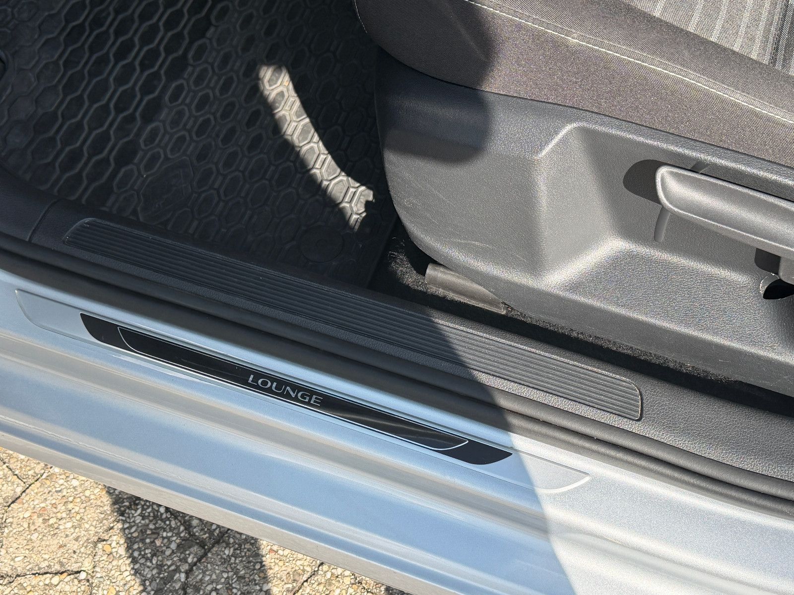 Fahrzeugabbildung Volkswagen Golf Sportsvan VII Lounge /AUTOMATIK/ACC/SHZ/
