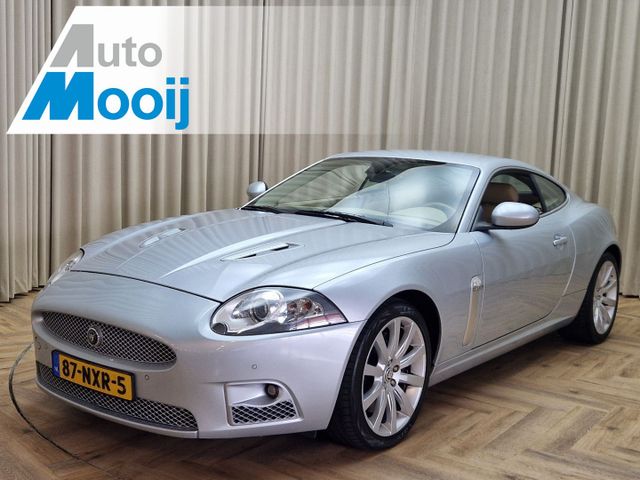 Jaguar XK 4.2 V8 XKR Supercharged 417 PK Coupé / Compre