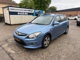 Hyundai i30CW 1.6 Comfort Automatik*Klima*TUV NEU*2 Hand - Hyundai i30 aus 2011 mit Benzin-Antrieb: Kombi